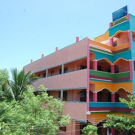 Rainbow Guest House Tiruvannāmalai Exterior foto