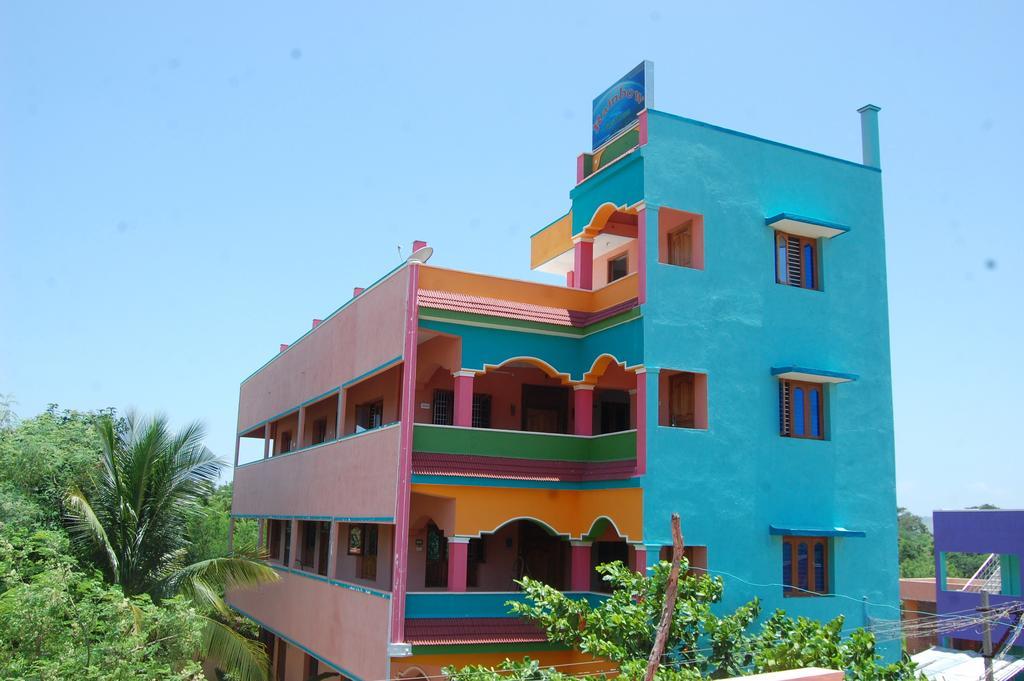 Rainbow Guest House Tiruvannāmalai Exterior foto